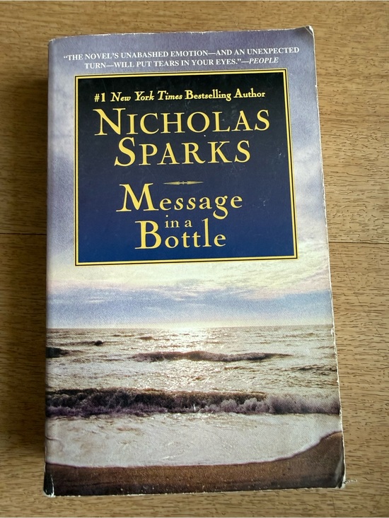 Other - 📚3 for $12📚 Nicholas Sparks "Message in a Bottle" Paperback - Blue Cover